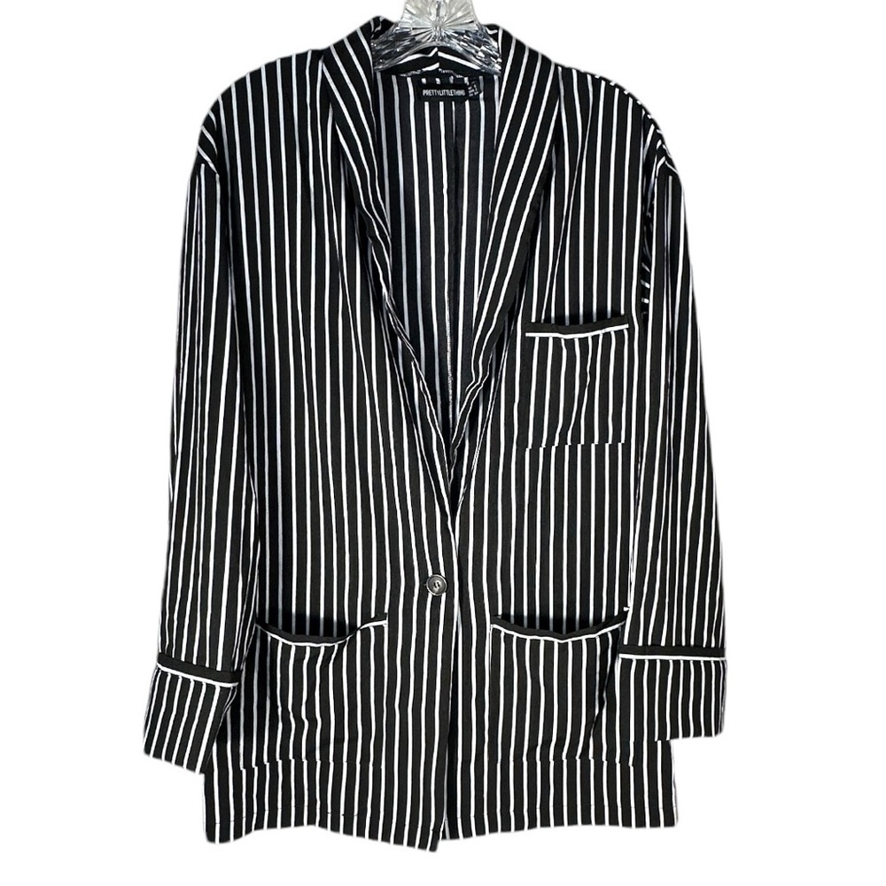 PrettyLittleThing black & white striped blazer/jacket Women’s size 2 | gg1